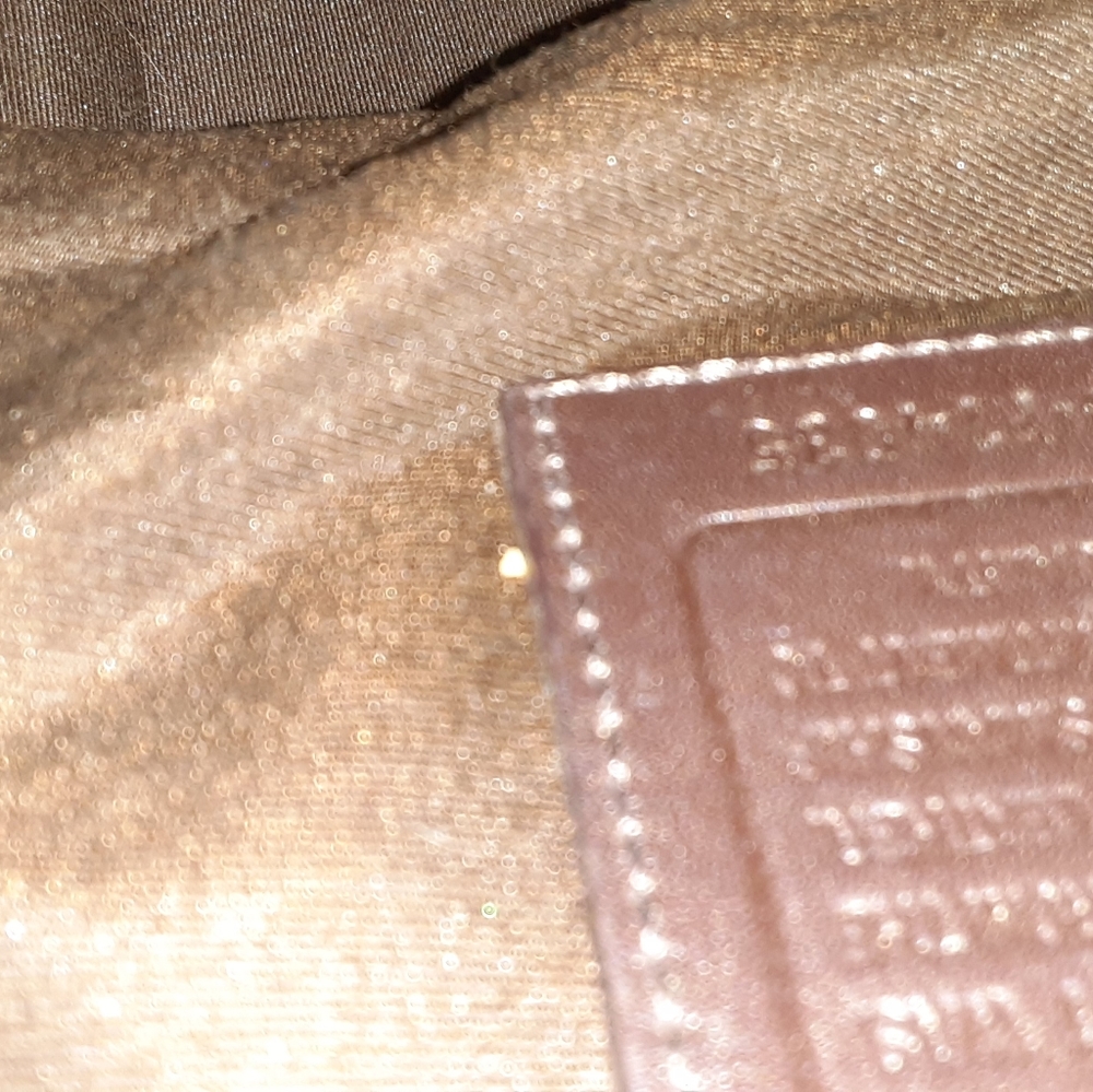 Coach - Picture 4 of 6